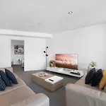 Scenic 2-Bed With Pool, Gym & Secure Parking