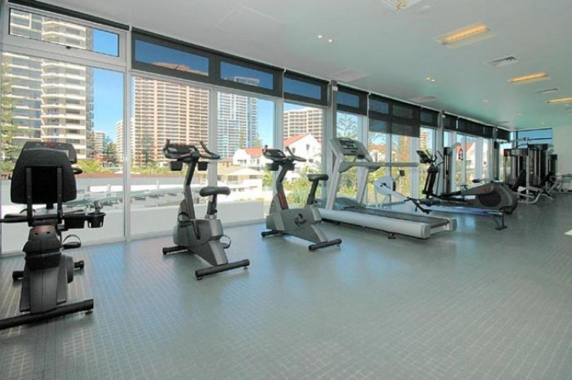 Scenic 2-bed With Pool, Gym & Secure Parking Gold Coast